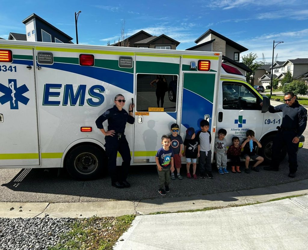 Ambulance Tour with dayhome children